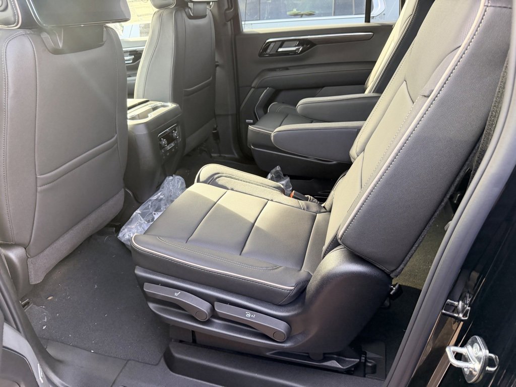 New 2026 Chevrolet Suburban Premier image 32