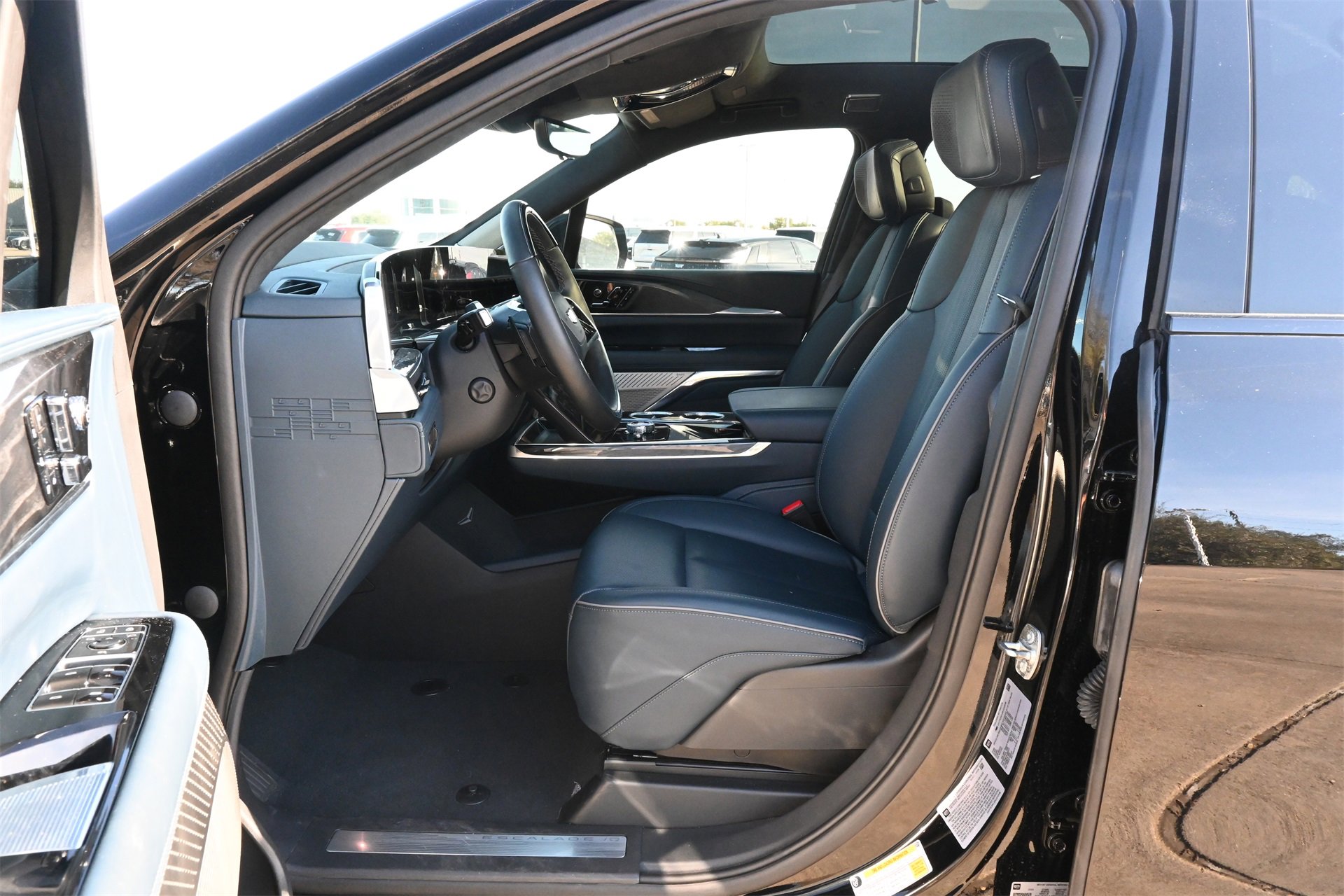 New 2025 Cadillac Escalade IQ Luxury 2 image 18