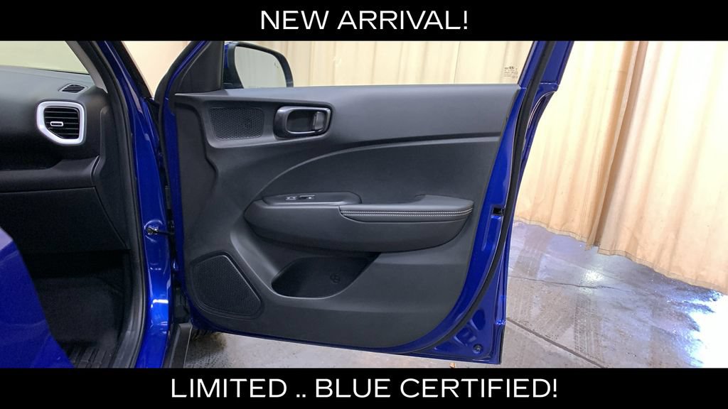 Used 2024 Hyundai Venue Limited FWD image 10