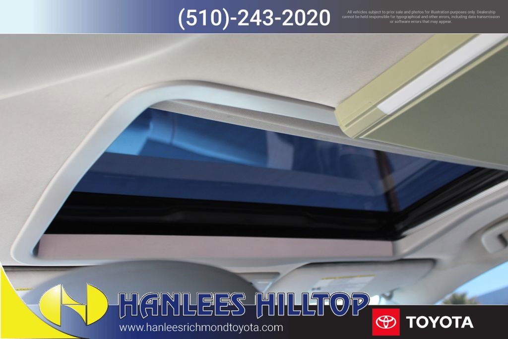 Used 2018 Toyota Sienna Limited w/ Carpet Mat Package image 20