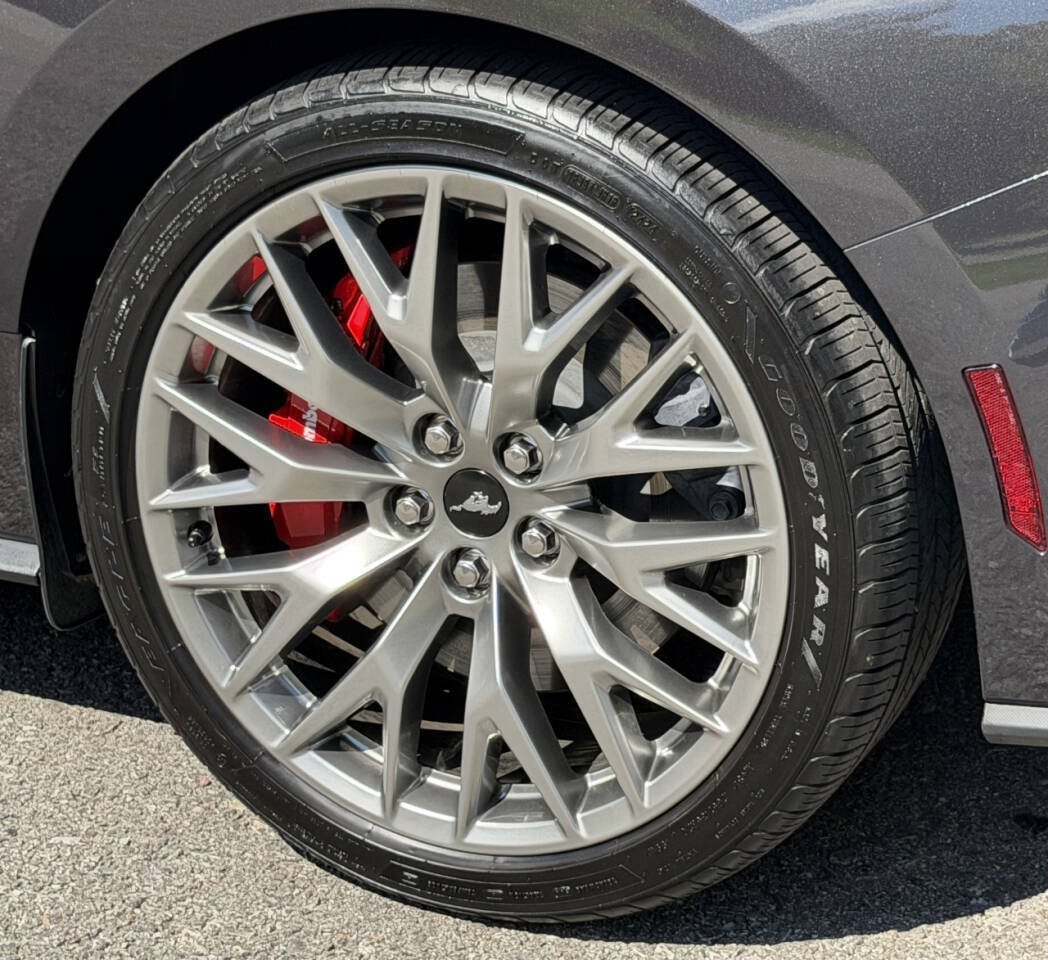Used 2024 Ford Mustang GT Premium RWD image 13