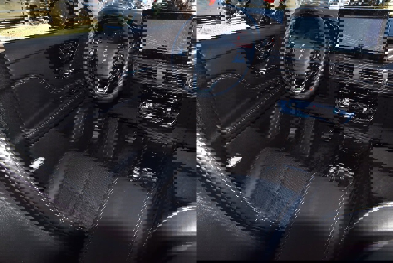 Certified 2025 Lincoln Corsair Grand Touring w/ Equipment Group 301A image 15