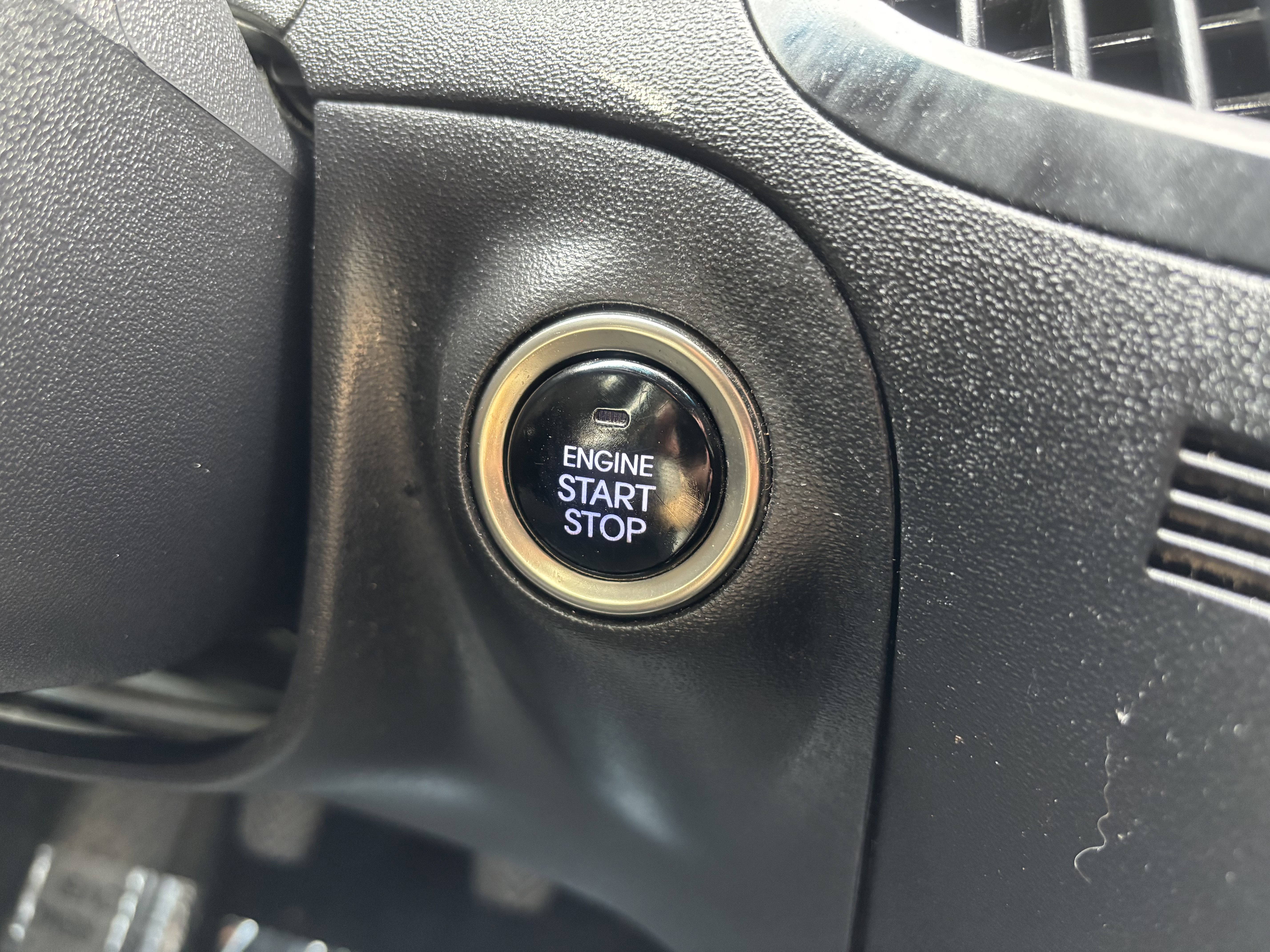 Used 2016 Hyundai Genesis Coupe 3.8 image 26