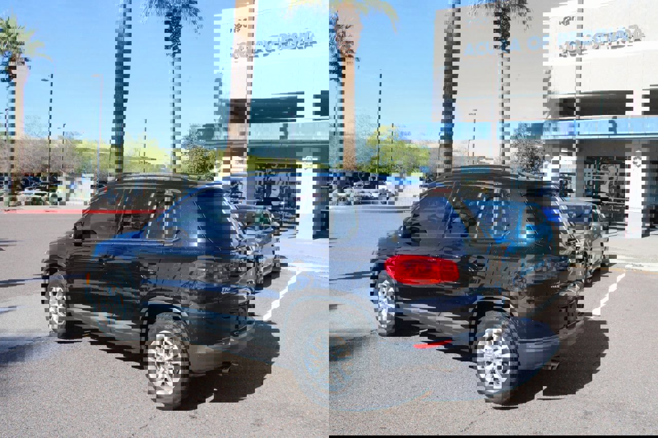 Used 2017 Volkswagen Tiguan S image 3