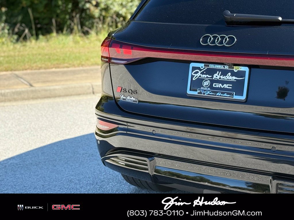 Used 2025 Audi SQ6 e-tron Prestige AWD/4WD image 16