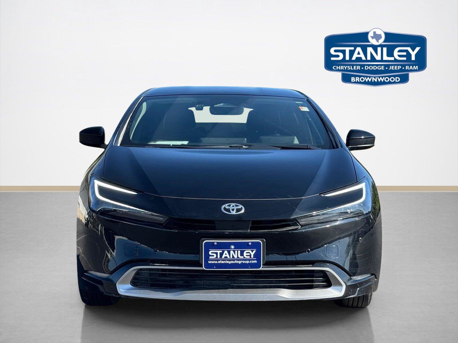 Used 2026 Toyota Prius Plug-In Hybrid FWD image 2