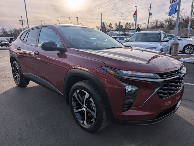 Used 2024 Chevrolet Trax RS w/ Driver Confidence Package image 7