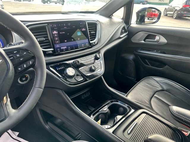 Used 2025 Chrysler Pacifica Limited FWD image 27