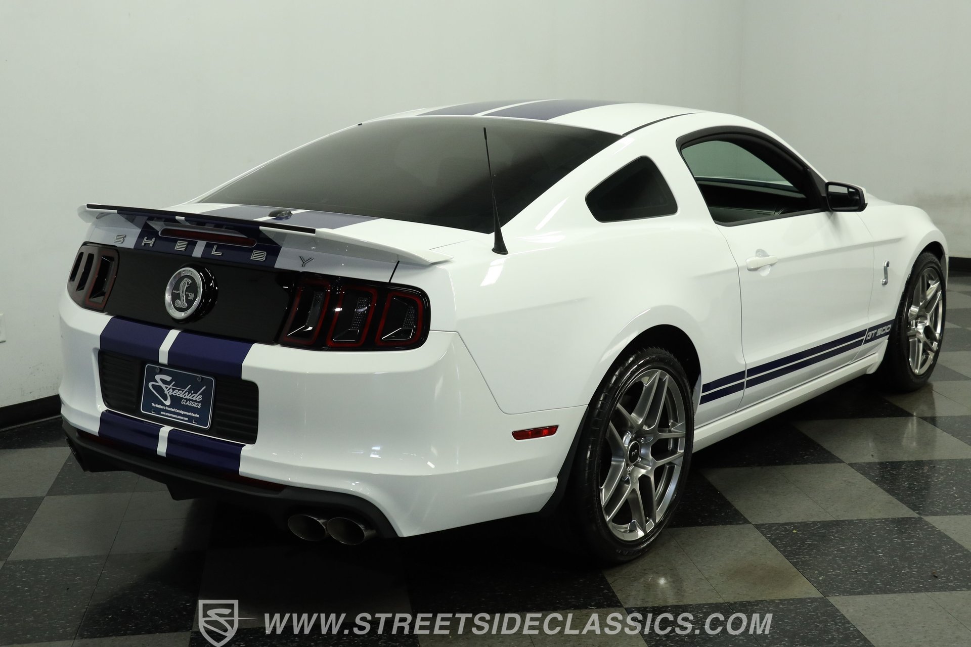 Used 2014 Ford Mustang Shelby GT500 RWD image 11