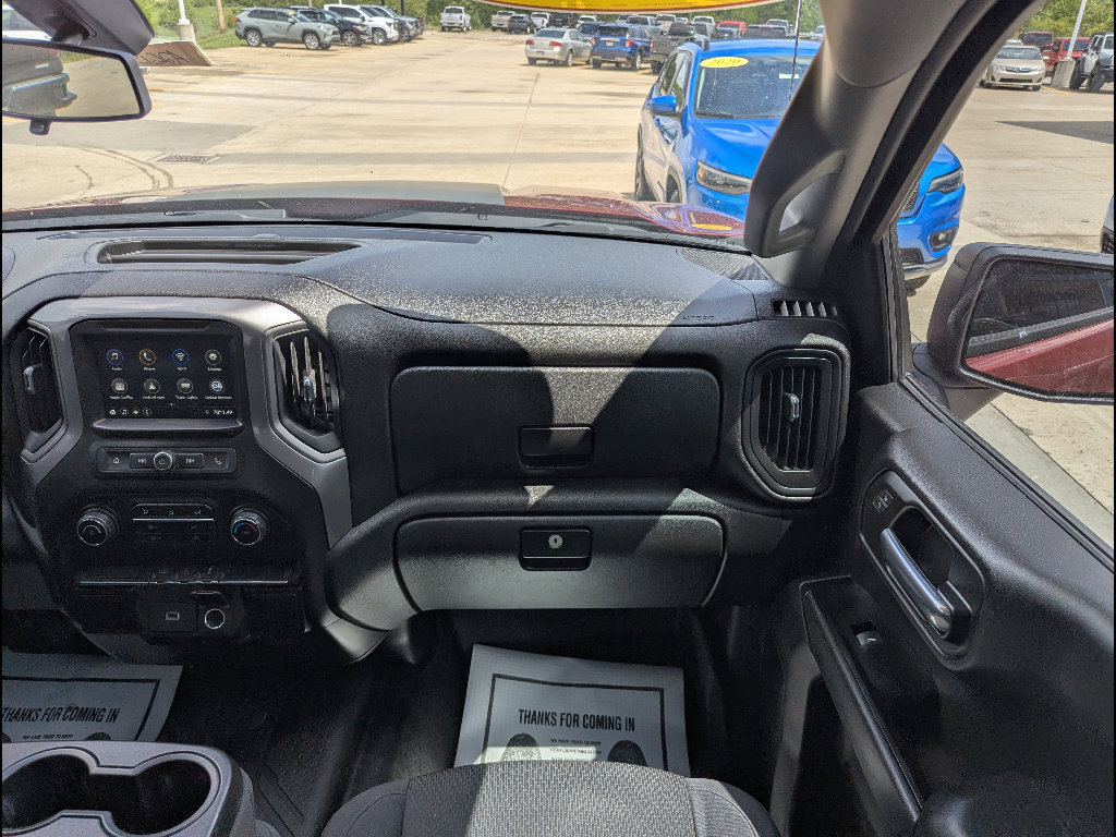 Used 2019 Chevrolet Silverado 1500 Custom w/ Custom Value Package AWD/4WD image 4