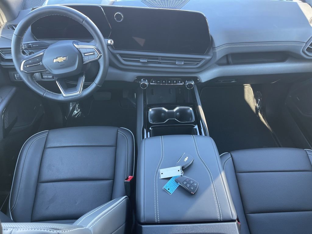 Used 2025 Chevrolet Silverado EV LT AWD/4WD image 13