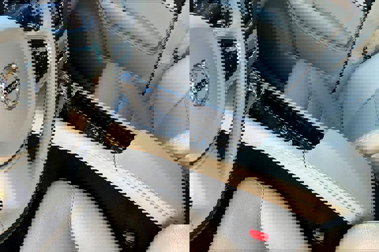 Used 2017 Volvo XC90 T5 Momentum w/ Vision Package image 16