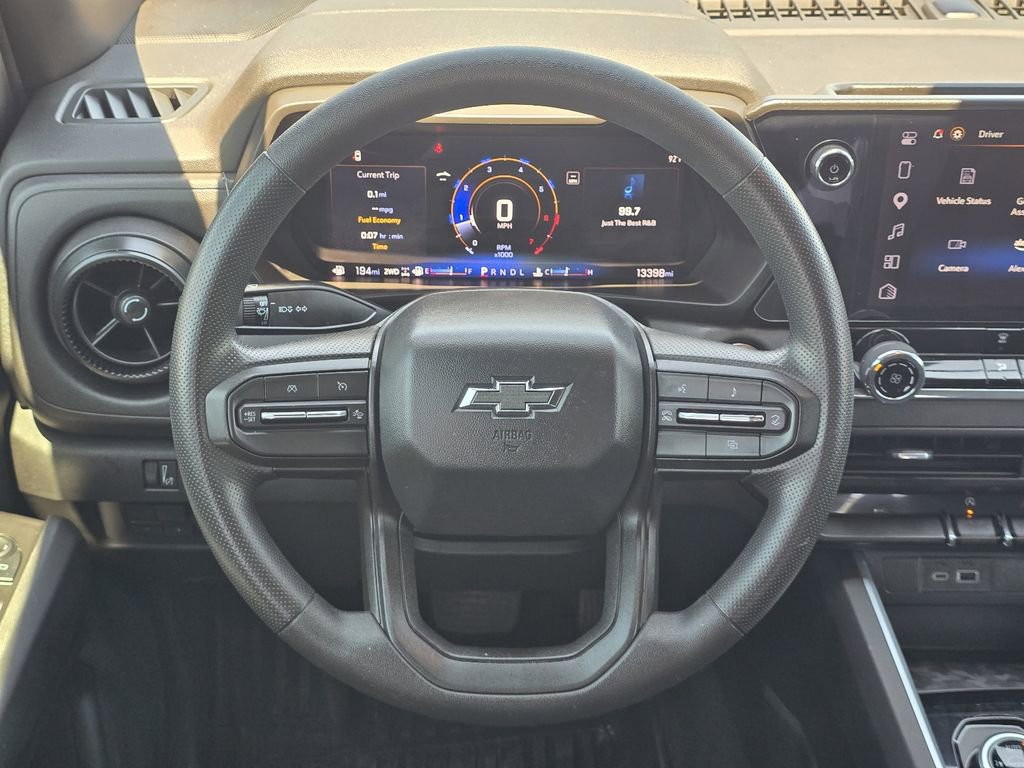 Used 2024 Chevrolet Colorado Trail Boss w/ Technology Package AWD/4WD image 17