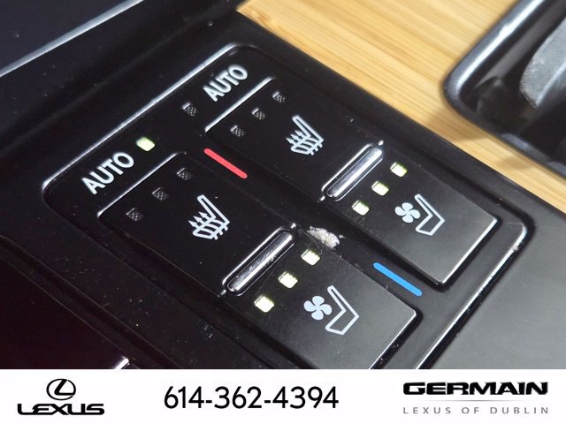 Certified 2022 Lexus RX 350L Premium w/ Premium Package AWD/4WD image 32
