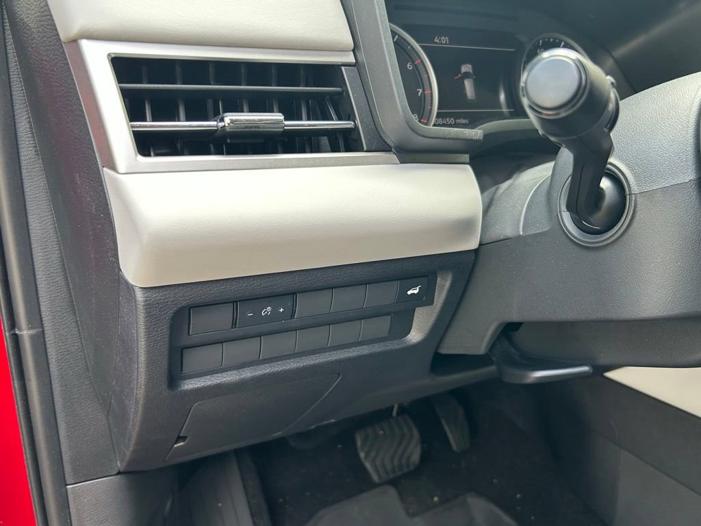 Used 2025 Mitsubishi Outlander SE FWD image 19