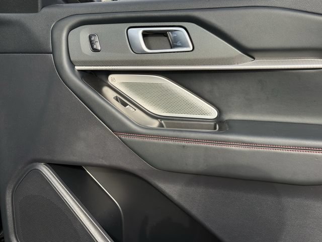Used 2025 Ford Explorer ST RWD image 29
