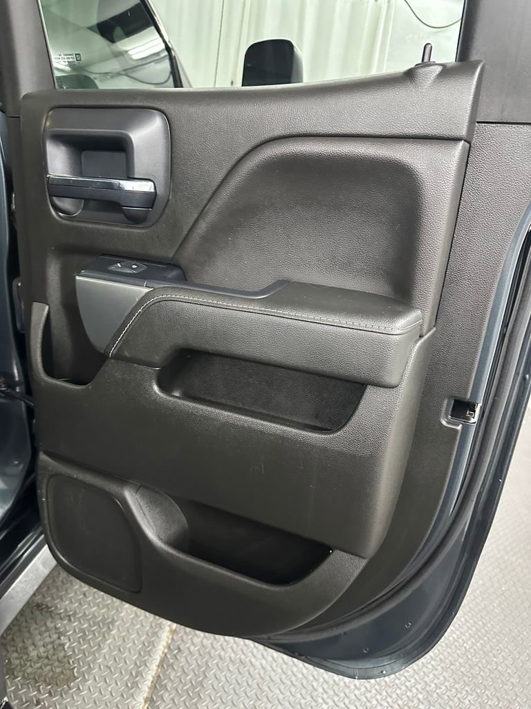 Used 2018 Chevrolet Silverado 1500 LT w/ All Star Edition image 31