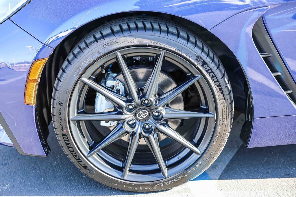 Certified 2025 Toyota GR86 Premium w/ ALL Weather Mat Package (TMS) image 29