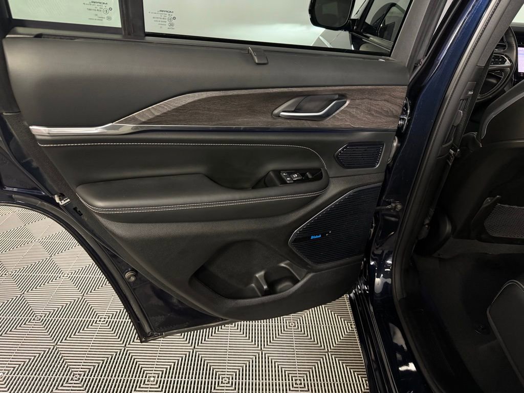 Certified 2023 Jeep Grand Cherokee Overland w/ Advanced Protech Group III image 27