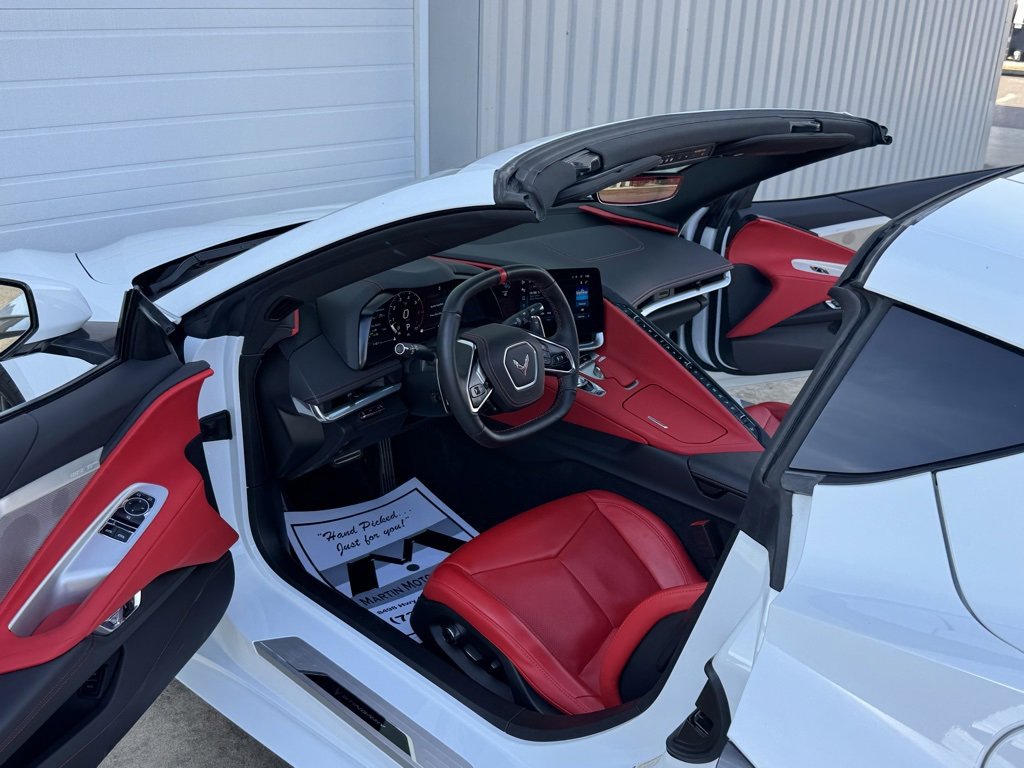 Used 2025 Chevrolet Corvette Stingray Preferred Cpe w/ 2LT image 2