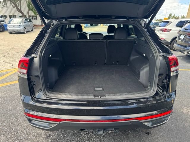 Used 2025 Volkswagen Atlas Cross Sport SE FWD image 12