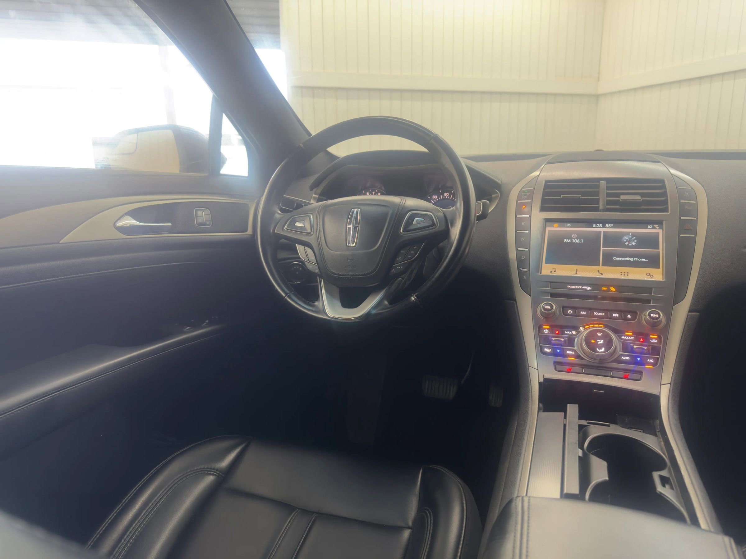 Used 2017 Lincoln MKZ Premiere FWD image 15