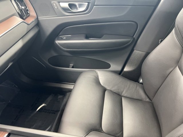 Used 2023 Volvo XC60 B5 Plus w/ Climate Package image 20