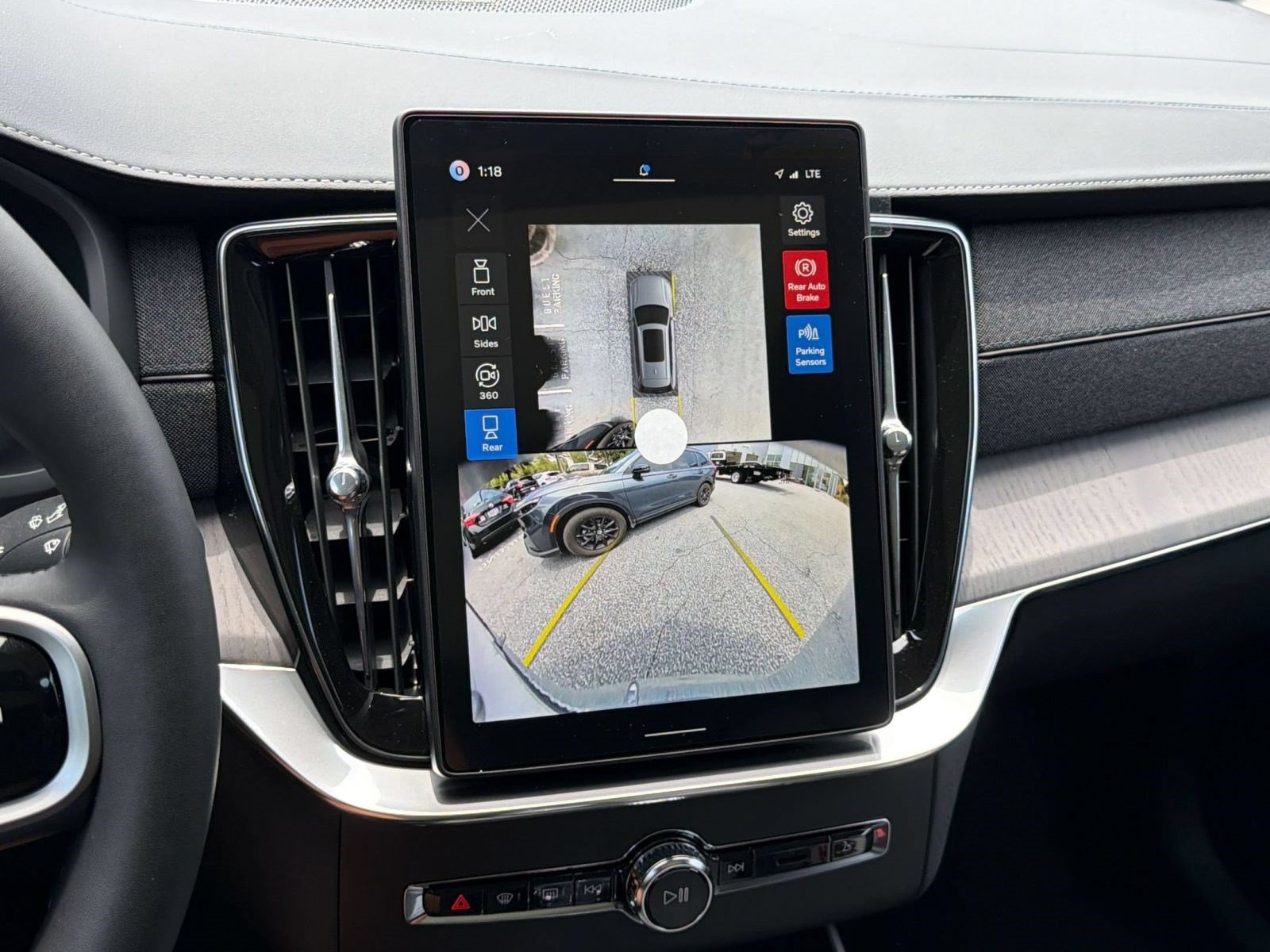 New 2026 Volvo XC90 B6 Ultra w/ Protection Package AWD/4WD image 19