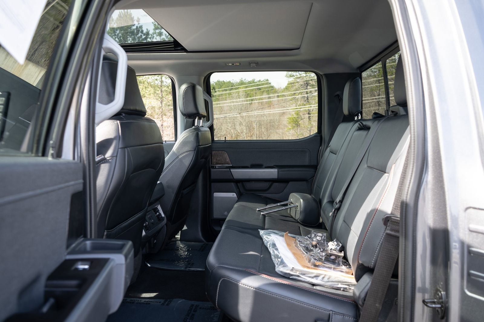 Used 2023 Ford F450 Lariat w/ FX4 Off-Road Package image 35