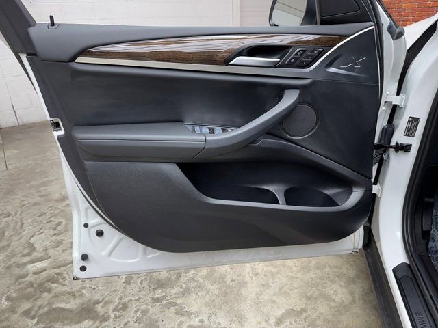 Certified 2023 BMW X4 xDrive30i w/ Premium Package image 10