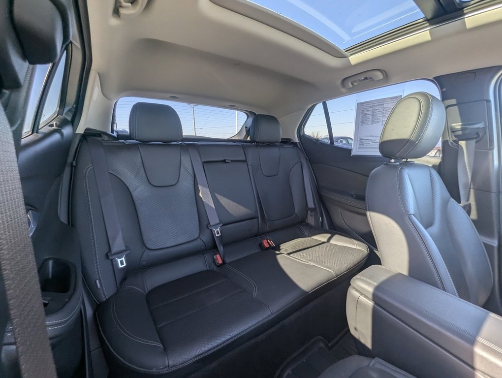 Used 2023 Buick Encore GX Essence w/ Experience Buick Package image 21