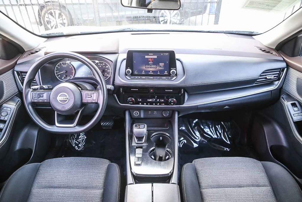 Used 2021 Nissan Rogue SV image 15