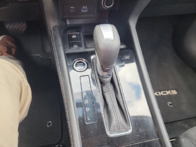 Used 2023 Nissan Kicks SV FWD image 15