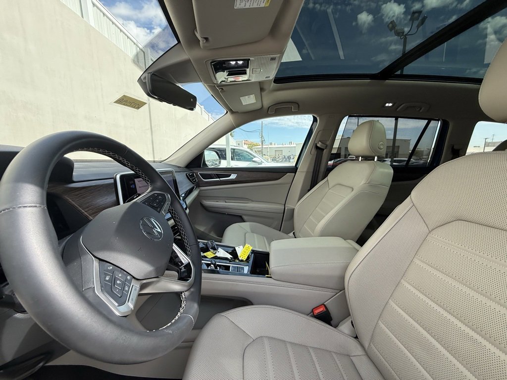 Certified 2025 Volkswagen Atlas SEL image 5