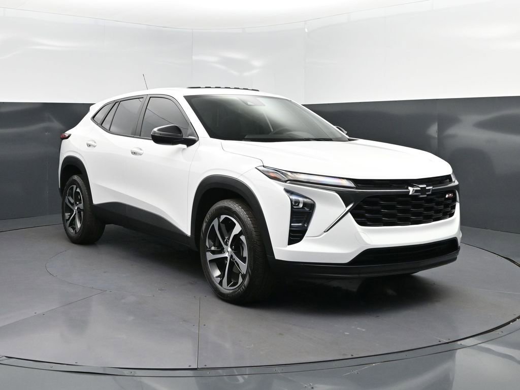 Used 2025 Chevrolet Trax RS w/ Sunroof Package image 9