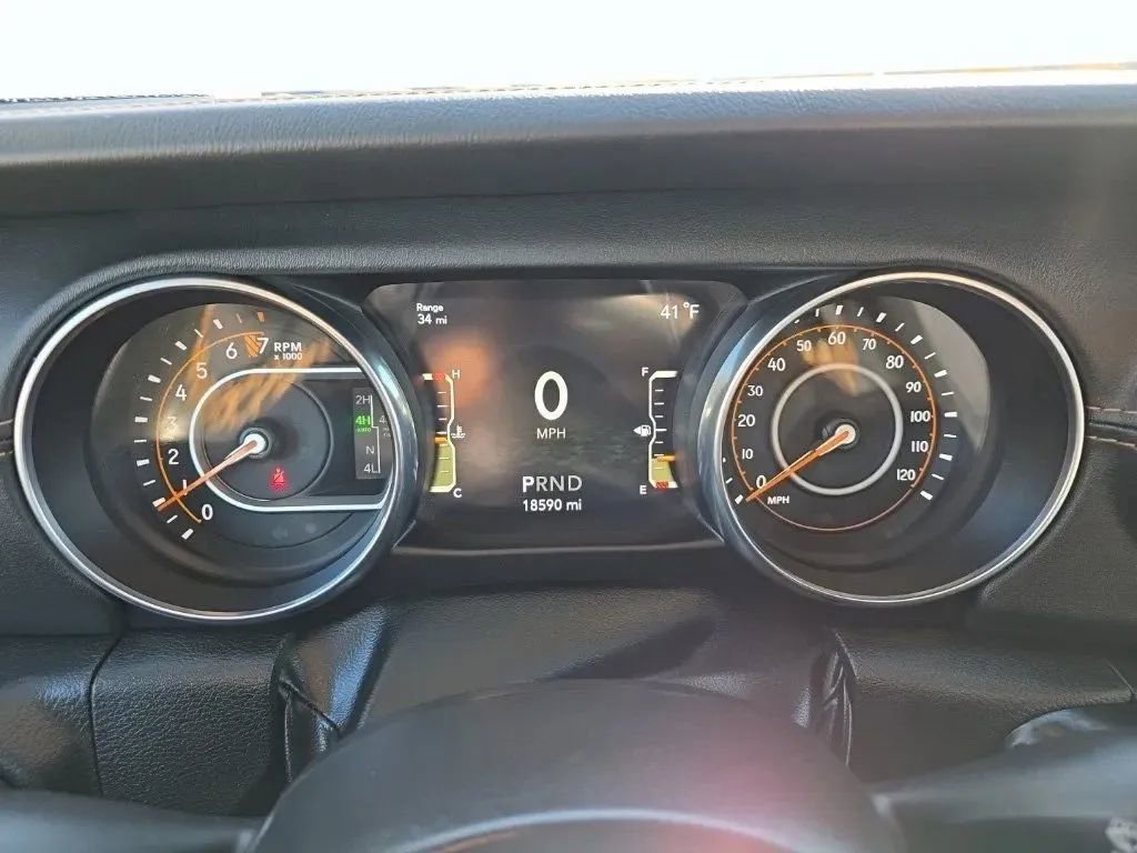 Used 2022 Jeep Wrangler Unlimited Sahara image 21