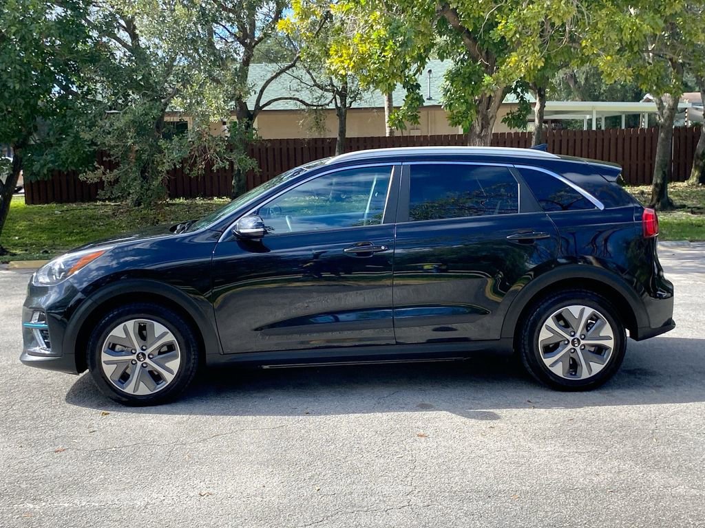 Used 2021 Kia Niro EX Premium w/ Cold Weather Package image 4