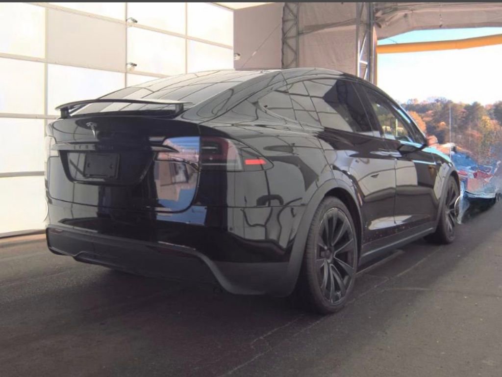 Used 2022 Tesla Model X image 4