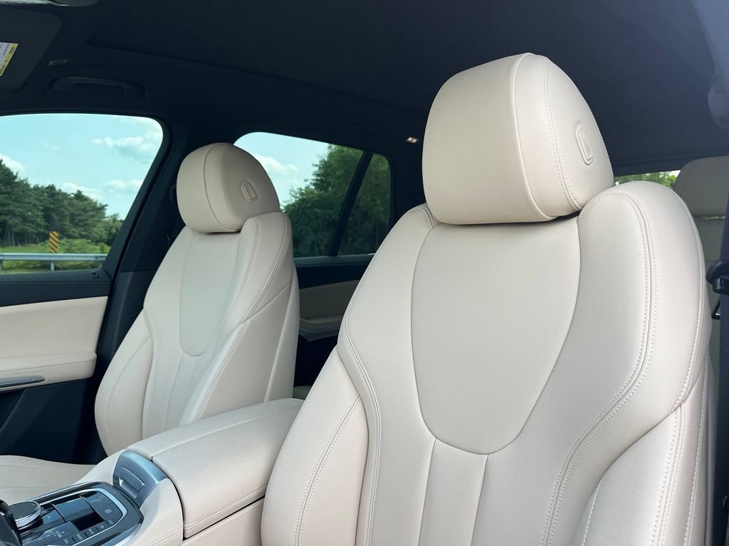 Used 2022 BMW X5 xDrive40i w/ Premium Package AWD/4WD image 18