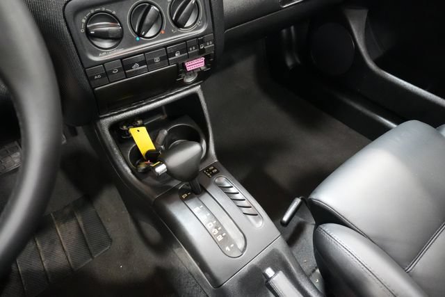 Used 1999 Volkswagen Cabrio GLS FWD image 18