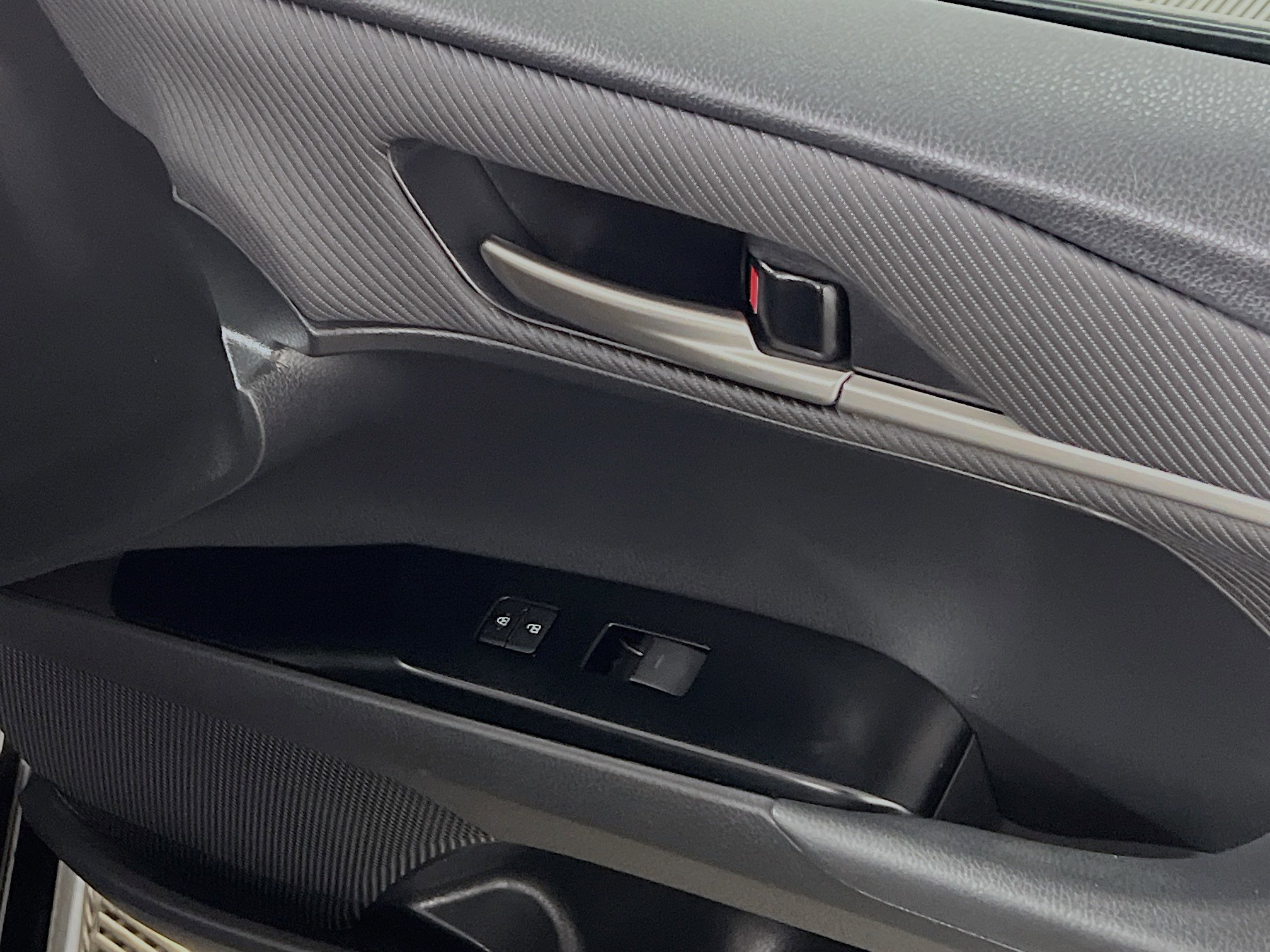 Used 2025 Toyota Camry SE image 32