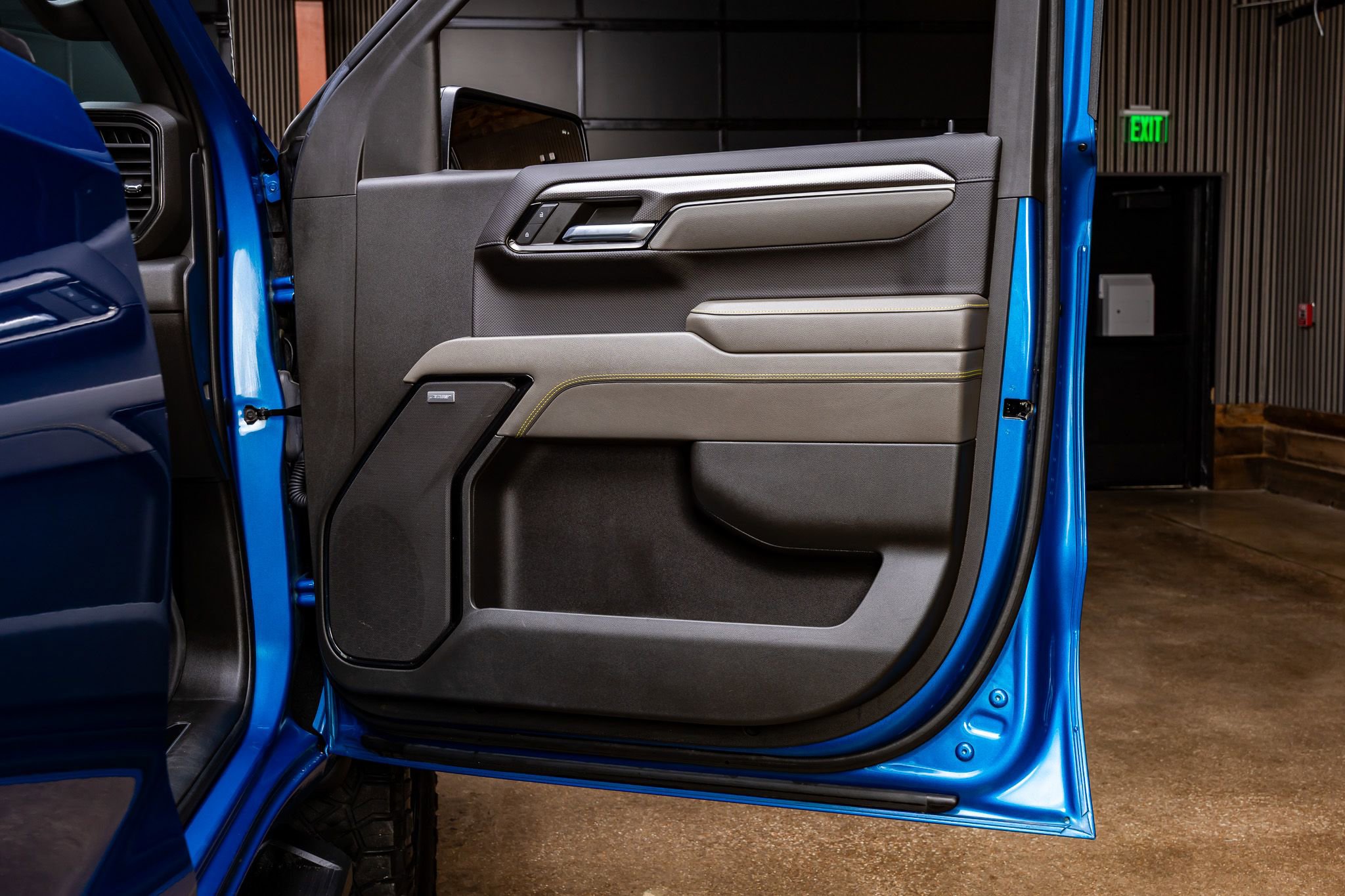 Used 2022 Chevrolet Silverado 1500 ZR2 w/ Technology Package AWD/4WD image 36