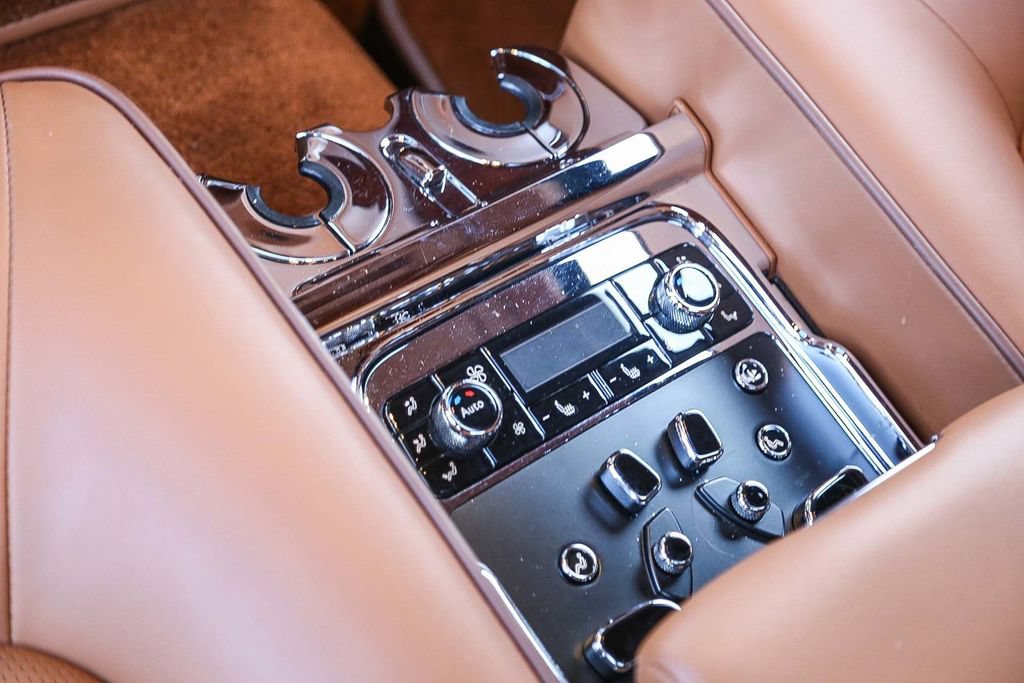 Used 2014 Bentley Mulsanne RWD image 21