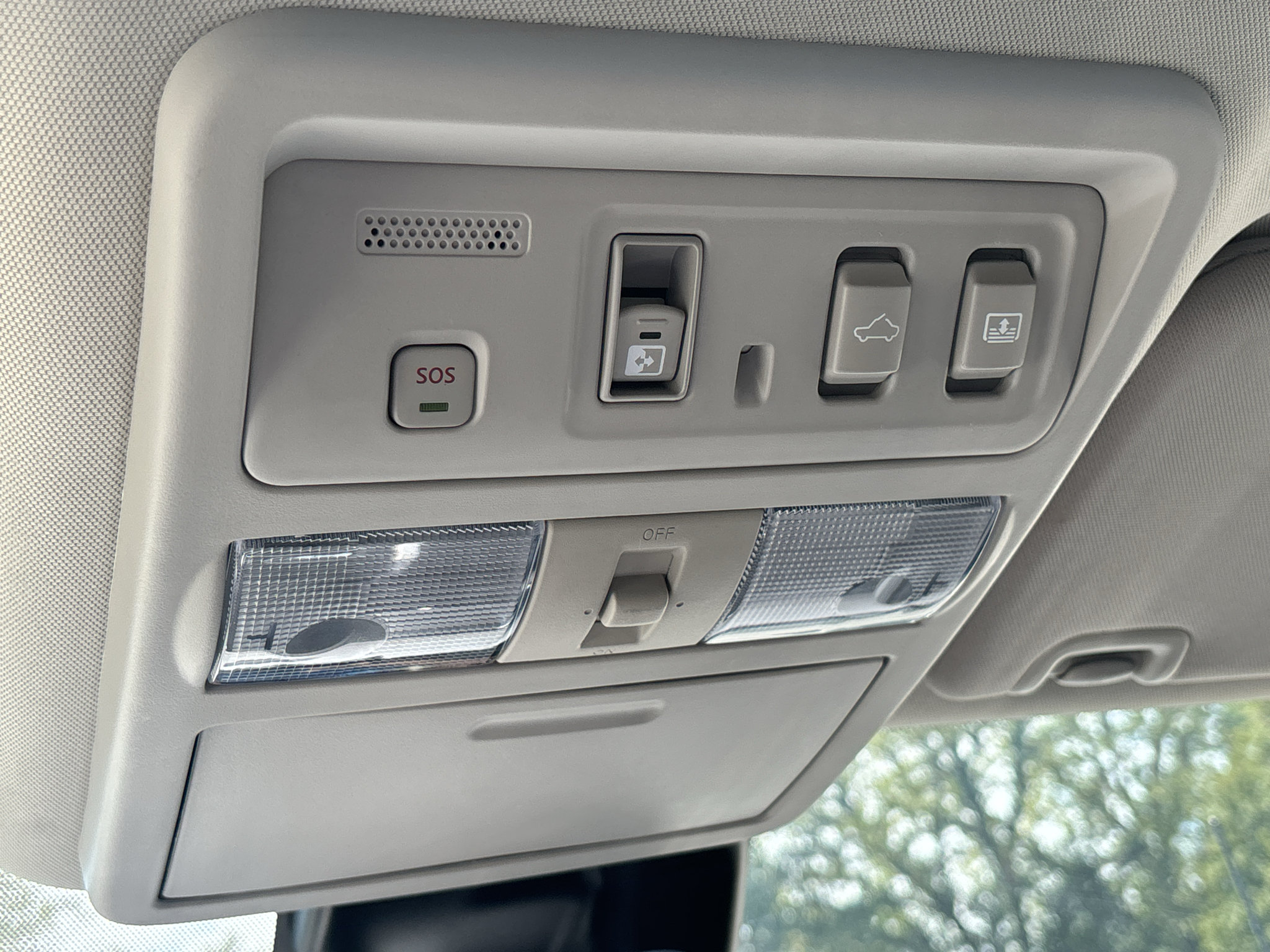Used 2021 Nissan Titan SL w/ Moonroof Package RWD image 15