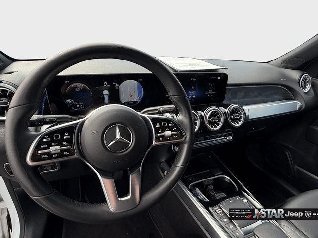 Used 2023 Mercedes-Benz EQB 300 4MATIC image 11