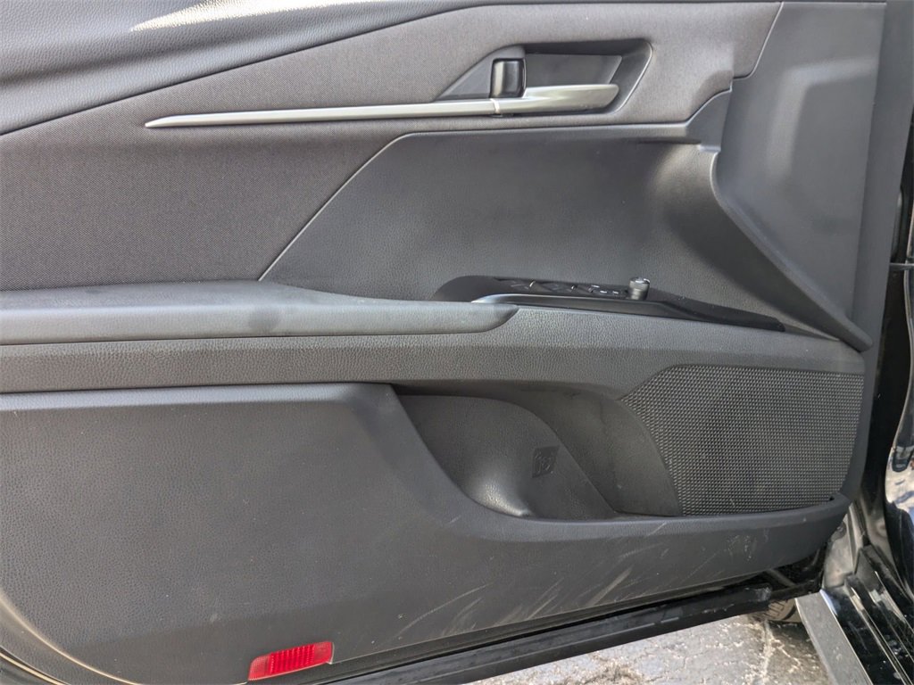 Used 2025 Toyota Camry LE image 11