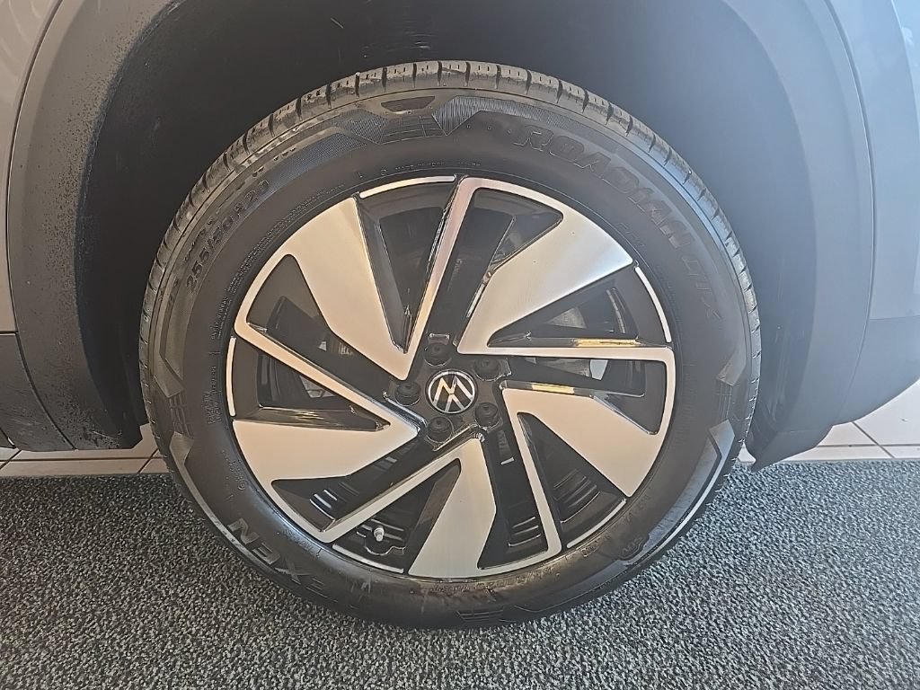 Used 2024 Volkswagen Atlas SE AWD/4WD image 41