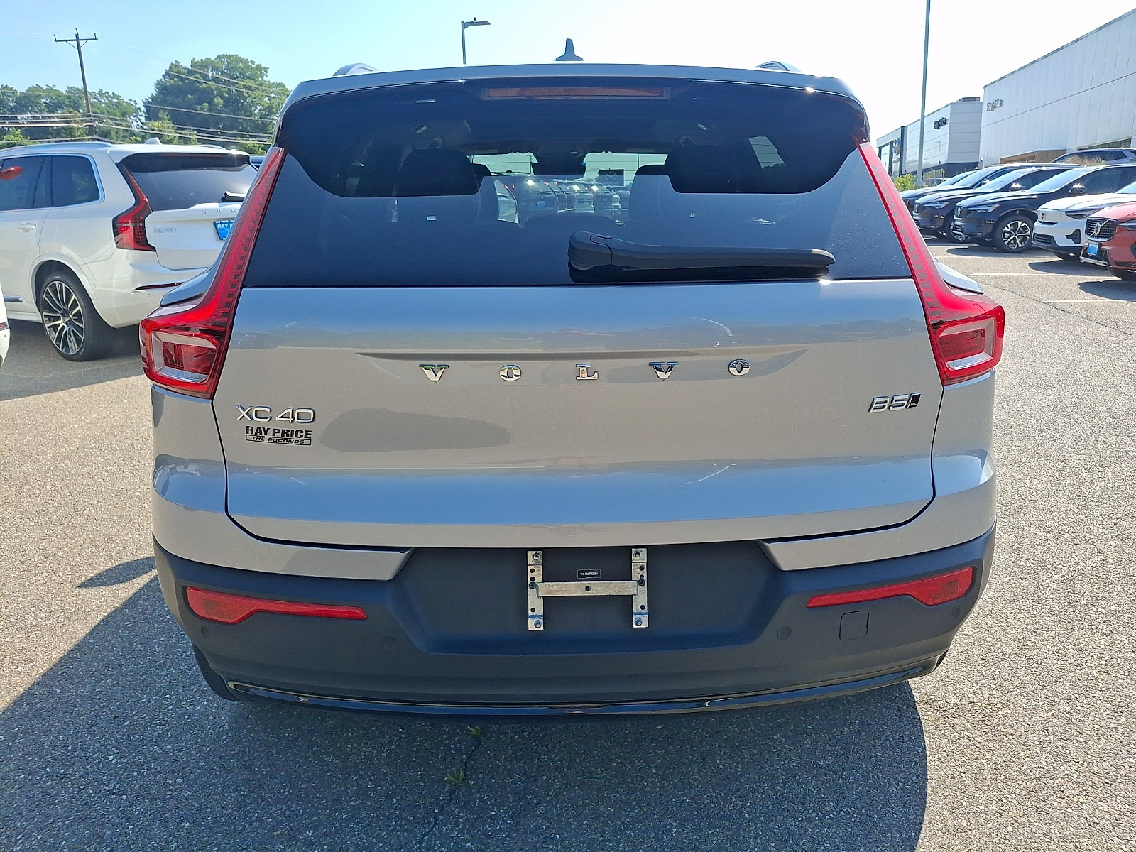 Certified 2023 Volvo XC40 B5 Ultimate w/ Protection Package Premier AWD/4WD image 6