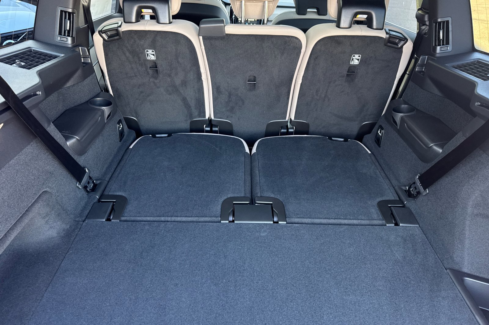 New 2026 Volvo XC90 B6 Plus image 14