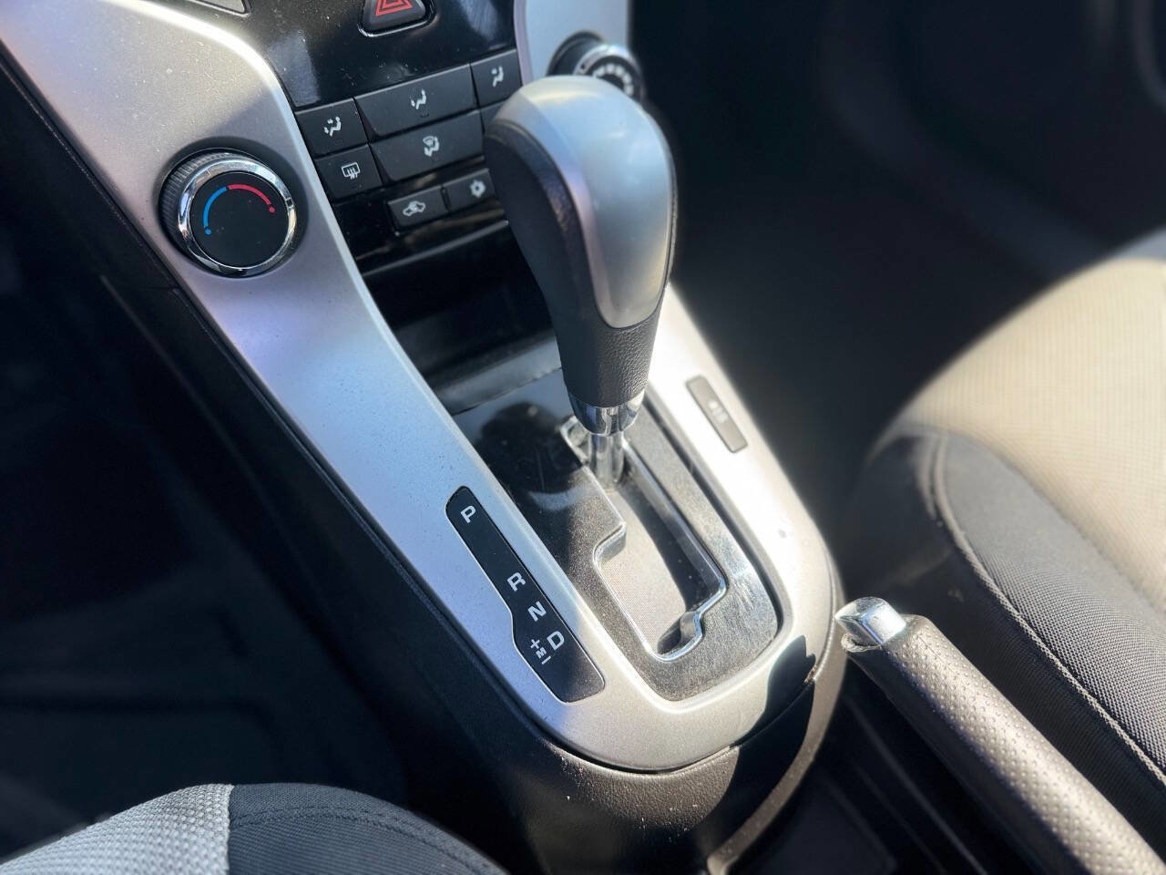 Used 2016 Chevrolet Cruze LS FWD image 17